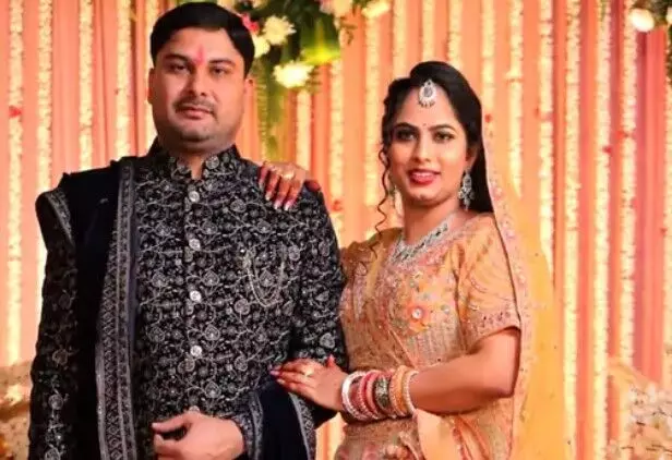 सिर मुंडाते पड़े ओले- सपा नेता की सगाई में फैला रायता- पार्टी ने पद... सिर मुंडाते पड़े ओले- सपा नेता की सगाई में फैला रायता- पार्टी ने पद...