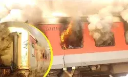 अमृतसर-सहरसा गरीब रथ में लगी भीषण आग - तीन कोच जलकर राख अमृतसर-सहरसा गरीब रथ में लगी भीषण आग - तीन कोच जलकर राख