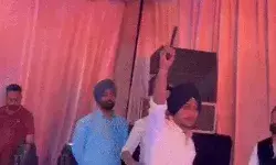 आप MLA के बेटे का दिवाली धूम धड़ाका- डांस फ्लोर पर फोड़ी गोलियां