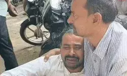 खड़े ट्रक में घुसी कार- चली गई मामा भांजे की जान-तीसरे की हालत अत्यंत..