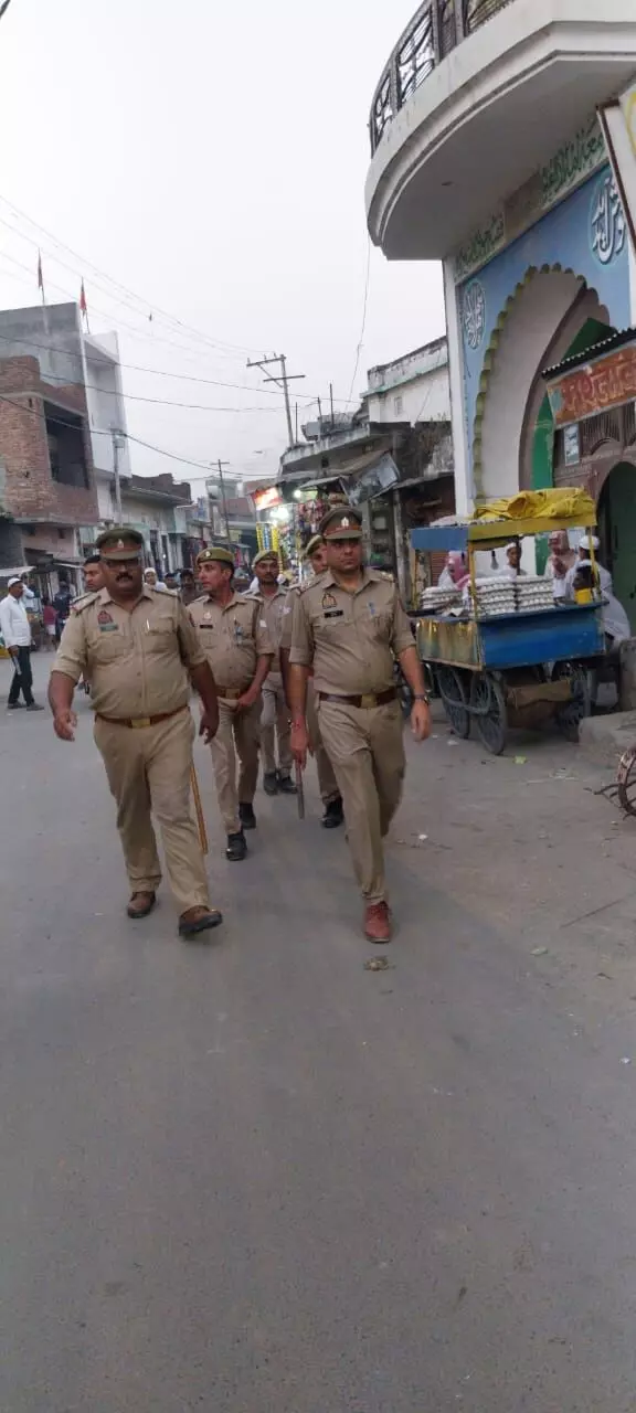 त्योहारों के दृष्टिगत पुलिस अलर्ट, अपने-अपने क्षेत्र में किया पैदल गश्त त्योहारों के दृष्टिगत पुलिस अलर्ट, अपने-अपने क्षेत्र में किया पैदल गश्त