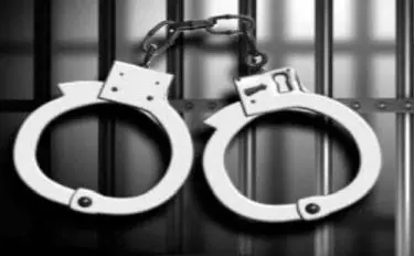 नशीले पदार्थों के दो बड़े रैकेट का भंडाफोड़- आठ गिरफ्तार नशीले पदार्थों के दो बड़े रैकेट का भंडाफोड़- आठ गिरफ्तार