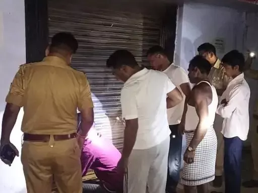 बैंक में लगी आग- फर्नीचर जरूरी कागजात जलकर हुए खाक बैंक में लगी आग- फर्नीचर जरूरी कागजात जलकर हुए खाक
