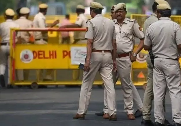 मर्डर करके भागे डांसर को एनकाउंटर में लगी गोली- इंस्पेक्टर भी हुए.. मर्डर करके भागे डांसर को एनकाउंटर में लगी गोली- इंस्पेक्टर भी हुए..
