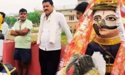 अराजक तत्वों की घिनौनी करतूत-डीह बाबा की प्रतिमा कर डाली क्षतिग्रस्त अराजक तत्वों की घिनौनी करतूत-डीह बाबा की प्रतिमा कर डाली क्षतिग्रस्त