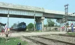 दोस्त को छोड़ने जा रहे दो युवकों की ओवर ब्रिज से नीचे गिरकर मौत दोस्त को छोड़ने जा रहे दो युवकों की ओवर ब्रिज से नीचे गिरकर मौत