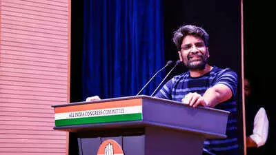 खड़गे ने बदला इंडियन यूथ कांग्रेस का इंचार्ज- इन्हें सौंपी जिम्मेदारी खड़गे ने बदला इंडियन यूथ कांग्रेस का इंचार्ज- इन्हें सौंपी जिम्मेदारी
