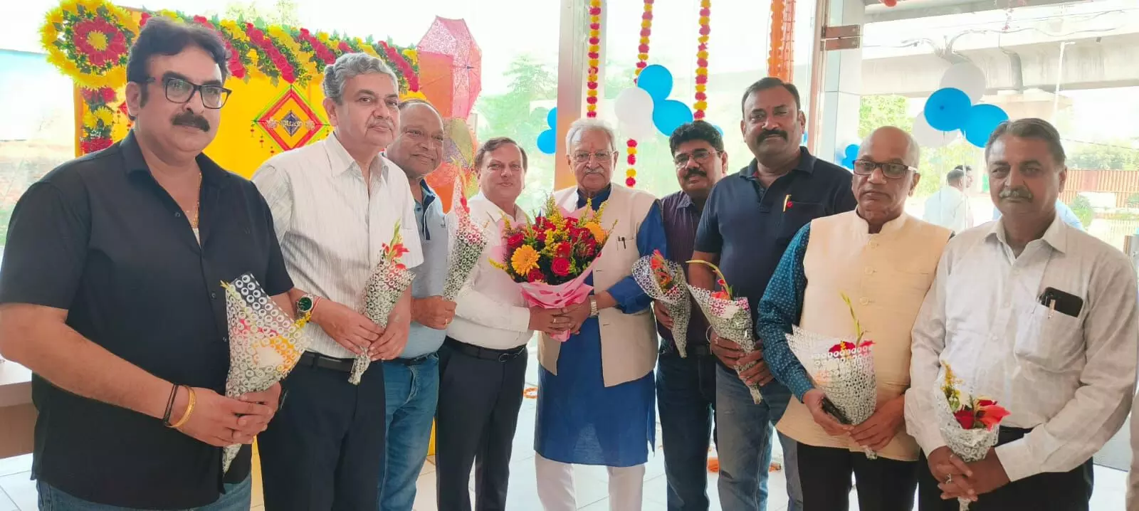 मेरठ में लक्ष्मीकांत वाजपेयी ने लॉन्च की मारुति विक्टोरिस हाइब्रिड कार मेरठ में लक्ष्मीकांत वाजपेयी ने लॉन्च की मारुति विक्टोरिस हाइब्रिड कार
