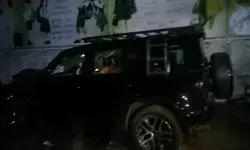 बेकाबू डिफेंडर ने मचाई तबाही, तीन की मौत - पांच घायल बेकाबू डिफेंडर ने मचाई तबाही, तीन की मौत - पांच घायल