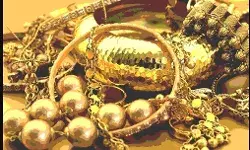 सोना फिसला- चांदी भी रपटी- 8 दिन में इतने कम हुए गोल्ड के दाम सोना फिसला- चांदी भी रपटी- 8 दिन में इतने कम हुए गोल्ड के दाम