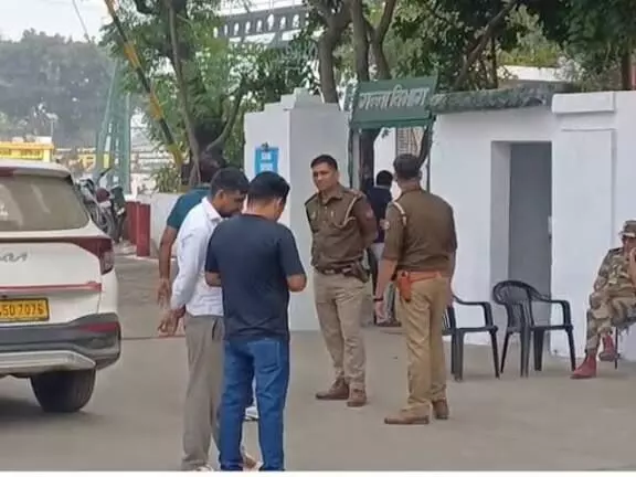 गोयल ग्रुप की चीनी मिलों पर छापा-मंसूरपुर मिल में रेड मारने पहुंचे अफसर