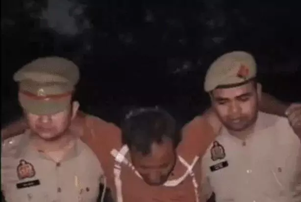 मुठभेड़ में तीन लुटेरे लगे हाथ- गोली लगने से तीनों घायल- लूट का माल.. मुठभेड़ में तीन लुटेरे लगे हाथ- गोली लगने से तीनों घायल- लूट का माल..