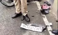 मौत बनकर दौड़ी कार ने बाईकों के परखच्चे उड़ाये- 1 युवक की मौत- कई घायल मौत बनकर दौड़ी कार ने बाईकों के परखच्चे उड़ाये- 1 युवक की मौत- कई घायल