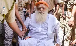 आसाराम को बड़ी राहत-6 महीने के लिए जेल से बाहर आएगा रेपिस्ट आसाराम को बड़ी राहत-6 महीने के लिए जेल से बाहर आएगा रेपिस्ट