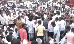 कर्ज माफी के लिए सड़क पर उतरे किसान- ट्रेन रोकने की वार्निंग