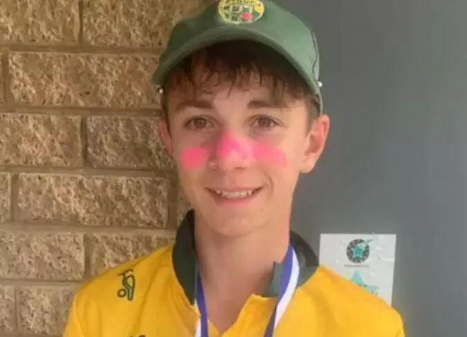 क्रिकेट मैदान पर हादसा- गेंद लगने से 17 वर्षीय खिलाड़ी की दर्दनाक मौत क्रिकेट मैदान पर हादसा- गेंद लगने से 17 वर्षीय खिलाड़ी की दर्दनाक मौत