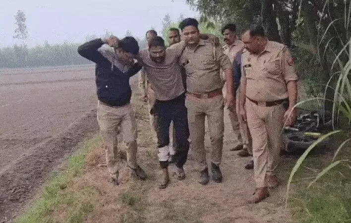 मुठभेड़ में पुलिस का मुकाबला कर रहा चैन स्नेचर घायल- साथी फरार मुठभेड़ में पुलिस का मुकाबला कर रहा चैन स्नेचर घायल- साथी फरार