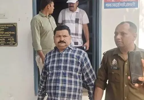 CMO दफ्तर में भ्रष्टाचार- रिश्वत लेता बाबू गिरफ्तार- एंटी करप्शन टीम.. CMO दफ्तर में भ्रष्टाचार- रिश्वत लेता बाबू गिरफ्तार- एंटी करप्शन टीम..