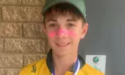 क्रिकेट मैदान पर हादसा- गेंद लगने से 17 वर्षीय खिलाड़ी की दर्दनाक मौत क्रिकेट मैदान पर हादसा- गेंद लगने से 17 वर्षीय खिलाड़ी की दर्दनाक मौत