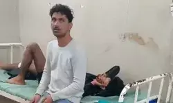 बारातियों से भरी वैन खाई में पलटी- बारात से लौटते समय पुलिया से.. बारातियों से भरी वैन खाई में पलटी- बारात से लौटते समय पुलिया से..