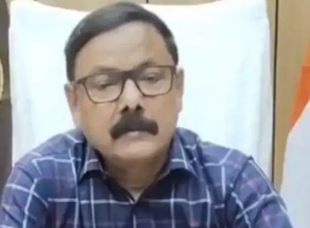 31 लाख के गबन में ग्राम प्रधान सस्पेंड- डीएम ने दिए जांच के आदेश 31 लाख के गबन में ग्राम प्रधान सस्पेंड- डीएम ने दिए जांच के आदेश