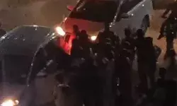 मंत्री की कार पर हमला- शीशे पर मुक्का पडते ही मंत्री ने गाड़ी भगवाई मंत्री की कार पर हमला- शीशे पर मुक्का पडते ही मंत्री ने गाड़ी भगवाई