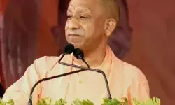 बोले योगी- UP में अब दंगा नहीं सब चंगा है- बुलडोजर से माफियाओं का.. बोले योगी- UP में अब दंगा नहीं सब चंगा है- बुलडोजर से माफियाओं का..