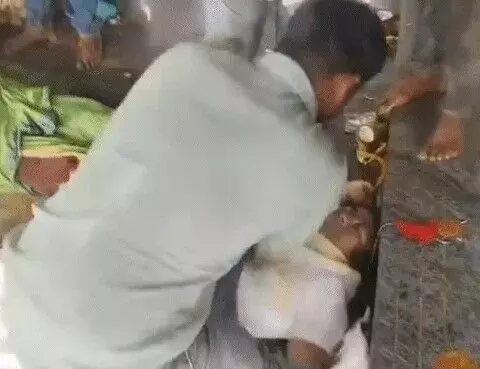 वेंकटेश्वर मंदिर में भगदड़- एकादशी पर दर्शन करने गए 9 की मौत वेंकटेश्वर मंदिर में भगदड़- एकादशी पर दर्शन करने गए 9 की मौत