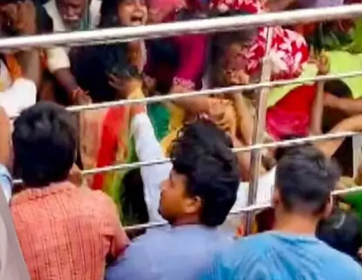 मंदिर में भगदड़ से लोगों की मौत से PM दुखी- किया मुआवजे का ऐलान मंदिर में भगदड़ से लोगों की मौत से PM दुखी- किया मुआवजे का ऐलान