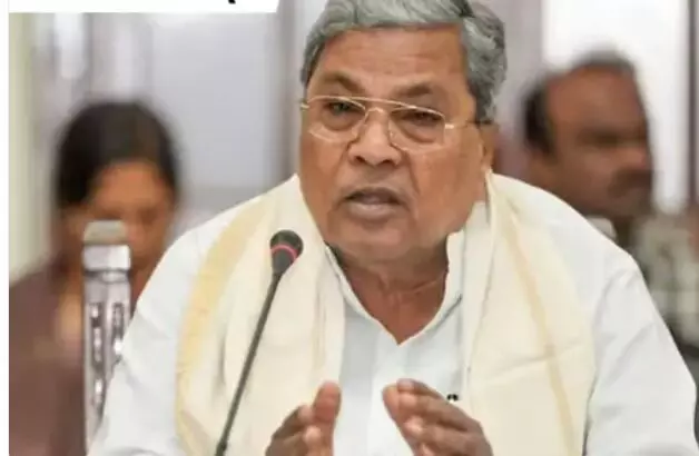 सीएम का एक्शन-सरकारी दफ्तरों में प्लास्टिक की बोतलों पर बैन सीएम का एक्शन-सरकारी दफ्तरों में प्लास्टिक की बोतलों पर बैन