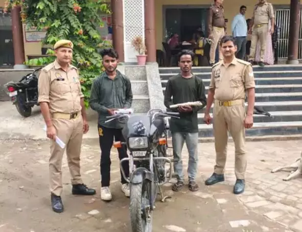चलती बाइक से मोबाइल लूटने वाले दो लुटेरे गिरफ्तार- कॉलेज के पास से.. चलती बाइक से मोबाइल लूटने वाले दो लुटेरे गिरफ्तार- कॉलेज के पास से..