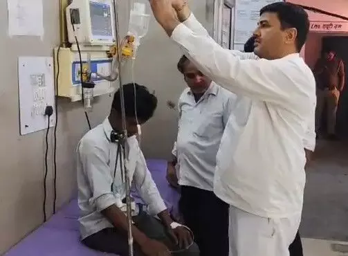 निर्माणाधीन मकान में काम कर मजदूर को काटकर सांप हुआ रफूचक्कर