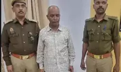 पुलिस कमिश्नर दफ्तर के बाबू ने दरोगा को भी नहीं बख्शा-घूस लेता गिरफ्तार