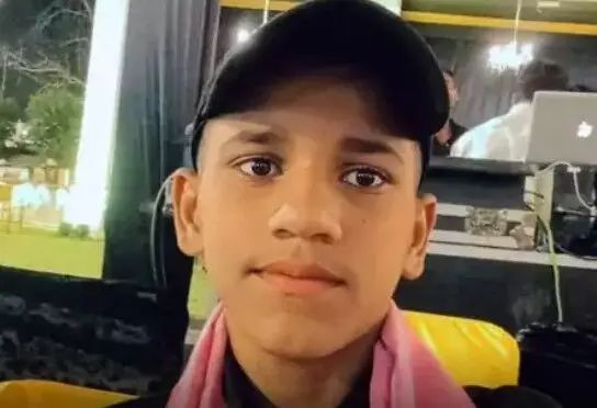 ट्रैक्टर के पास खेल रहे बच्चे के रोटावेटर में फंसकर कई टुकड़े हुए ट्रैक्टर के पास खेल रहे बच्चे के रोटावेटर में फंसकर कई टुकड़े हुए