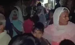 कैदी की लाश जेल में खड़े पेड़ पर लटकी मिली- कुछ देर पहले ही की थी..