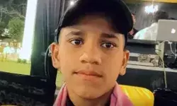 ट्रैक्टर के पास खेल रहे बच्चे के रोटावेटर में फंसकर कई टुकड़े हुए ट्रैक्टर के पास खेल रहे बच्चे के रोटावेटर में फंसकर कई टुकड़े हुए