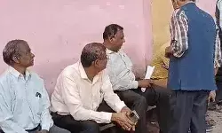 घर से निकलते ही टक्कर मार कर डंपर ने ले ली लोको पायलट की जान घर से निकलते ही टक्कर मार कर डंपर ने ले ली लोको पायलट की जान