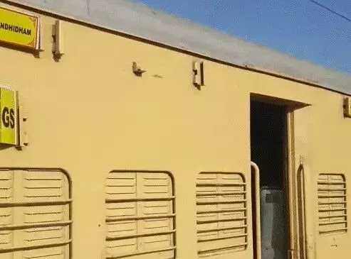 साबरमती एक्सप्रेस में चाकू से हमला-चलती ट्रेन में सेना के जवान का मर्डर