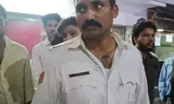 रॉन्ग साइड गाड़ी रोकने पर ट्रैफिक पुलिसकर्मी पर हमला- मारपीट कर..