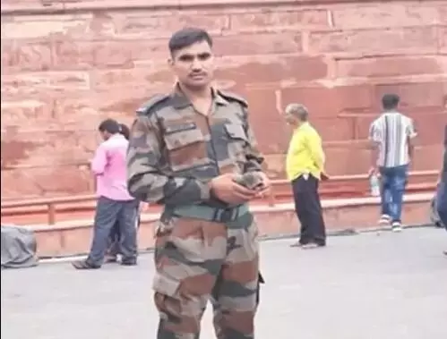 संतरी ड्यूटी पर सर्विस राइफल से चली गोली- सेना का जवान शहीद संतरी ड्यूटी पर सर्विस राइफल से चली गोली- सेना का जवान शहीद