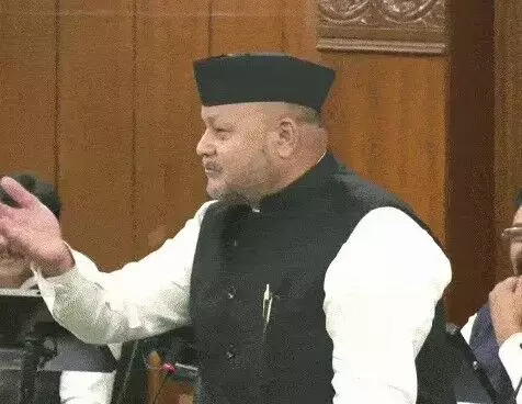 विधानसभा में हंगामा- कांग्रेस बोली सरकार दे रही आश्वासन- मंत्री बोले.. विधानसभा में हंगामा- कांग्रेस बोली सरकार दे रही आश्वासन- मंत्री बोले..