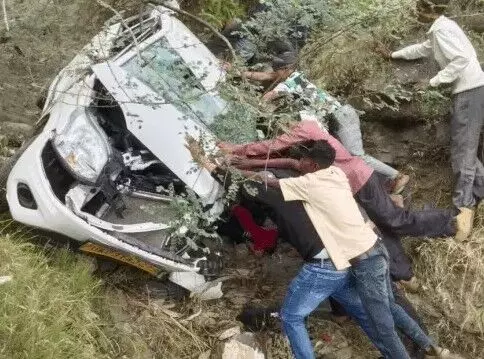 पहाड़ में हादसा-खाई में गिरी कार- दो की मौत- एक ही हालत गंभीर पहाड़ में हादसा-खाई में गिरी कार- दो की मौत- एक ही हालत गंभीर