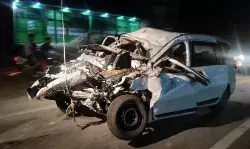 ट्रक की टक्कर से उड़े अर्टिगा के परखच्चे- दंपति व पुत्र समेत 6 की मौत