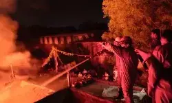 सब्जी मंडी में लगी आग से उठी 20 फीट ऊंची लपटें- पब्लिक में दहशत सब्जी मंडी में लगी आग से उठी 20 फीट ऊंची लपटें- पब्लिक में दहशत