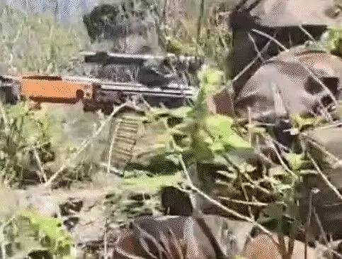 आतंकियों के साथ चल रही मुठभेड़ में जवान घायल- ऑपरेशन जारी आतंकियों के साथ चल रही मुठभेड़ में जवान घायल- ऑपरेशन जारी