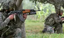 जम्मू कश्मीर में सुरक्षा बलों की आतंकियों से मुठभेड़ शुरू- दोनों तरफ..