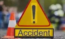 बेकाबू ट्रैक्टर खेत में पलटा- नीचे दबने से गई तीन लोगों की जान बेकाबू ट्रैक्टर खेत में पलटा- नीचे दबने से गई तीन लोगों की जान