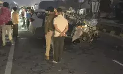 डंपर में घुसी तेज रफ्तार अर्टिगा- दो की मौके पर मौत-10 नेपाली घायल डंपर में घुसी तेज रफ्तार अर्टिगा- दो की मौके पर मौत-10 नेपाली घायल