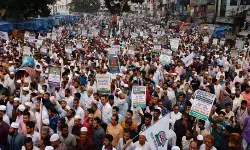 चुनाव प्रचार में हिंसा- BNP कैंडिडेट को मारी गोली- एक के घर में आग