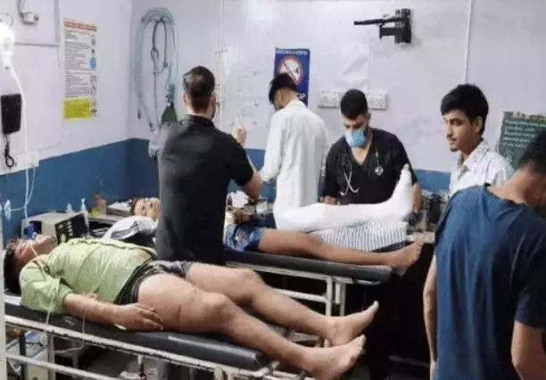 रॉन्ग साइड कार से बचने के चक्कर में हादसा- स्कॉर्पियो पलटी- दो की मौत रॉन्ग साइड कार से बचने के चक्कर में हादसा- स्कॉर्पियो पलटी- दो की मौत